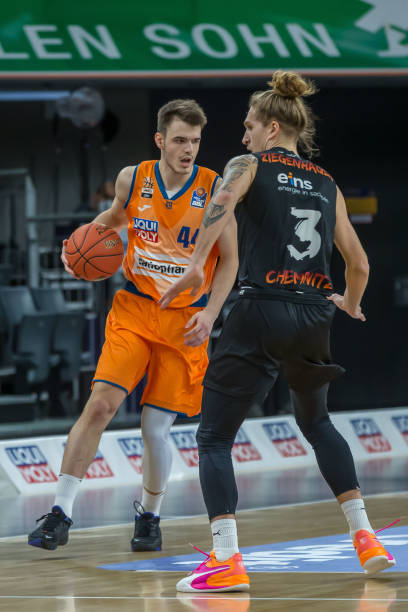 反差中的互 反差中的互