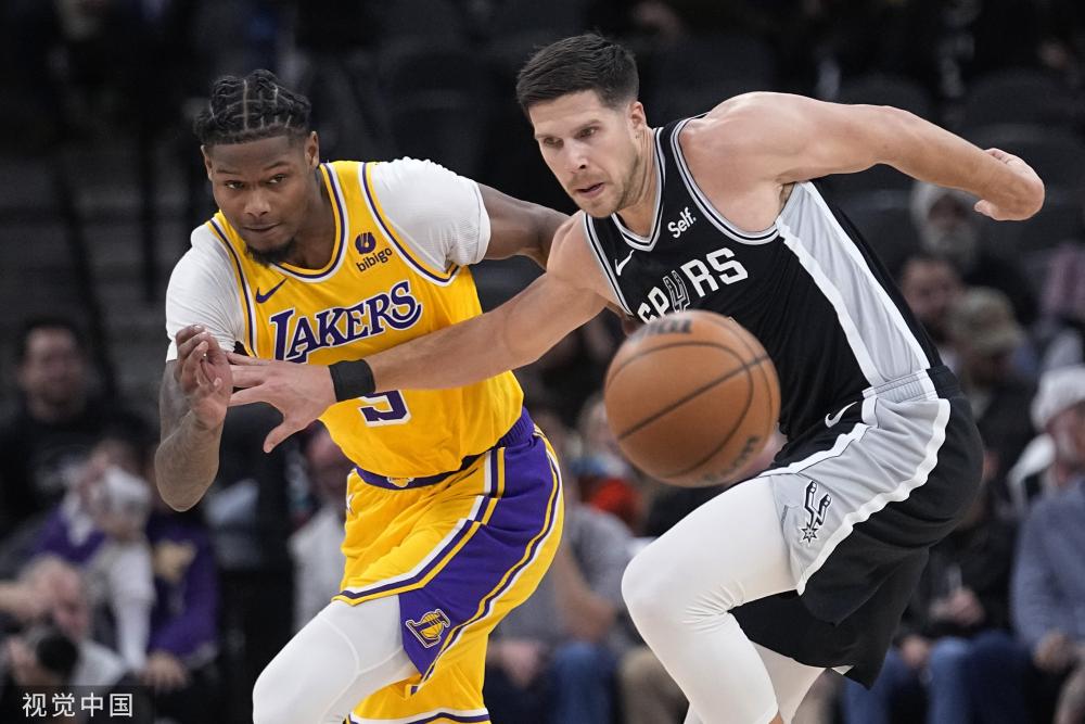 动作一气呵 动作一气呵